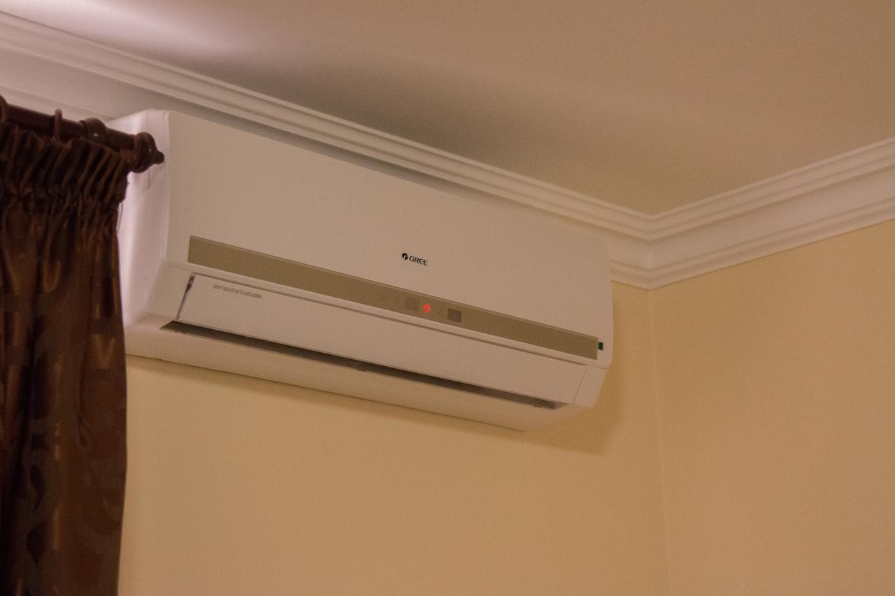 Hotel Sem Uglov Tyraspol Zewnętrze zdjęcie