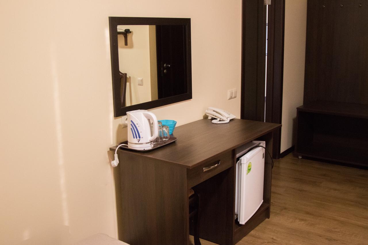 Hotel Sem Uglov Tyraspol Zewnętrze zdjęcie