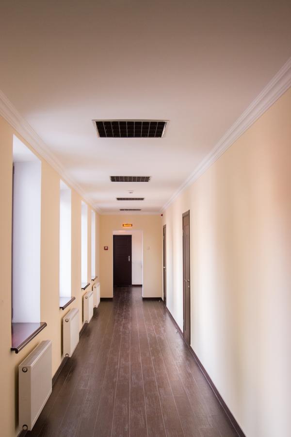 Hotel Sem Uglov Tyraspol Zewnętrze zdjęcie