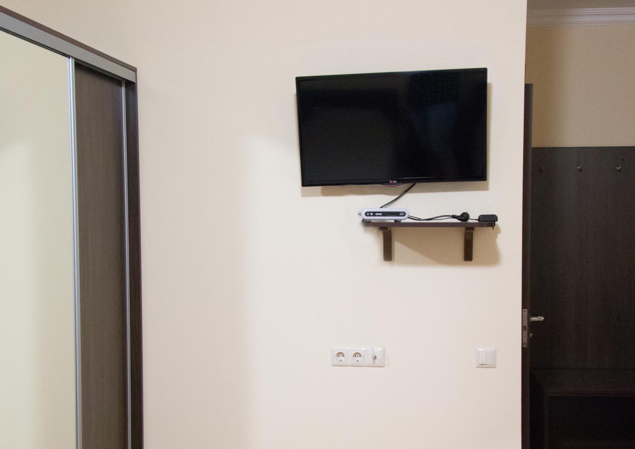 Hotel Sem Uglov Tyraspol Zewnętrze zdjęcie