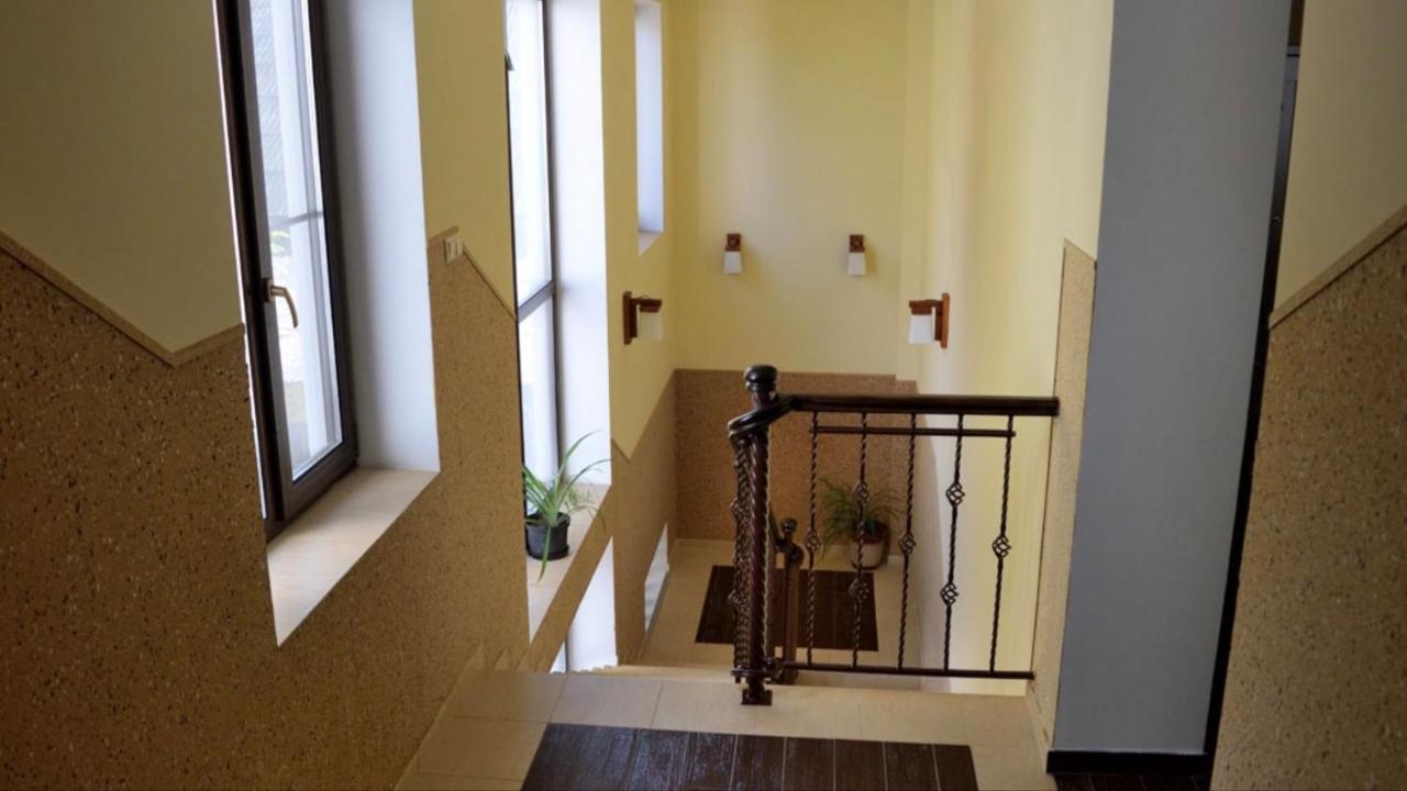 Hotel Sem Uglov Tyraspol Zewnętrze zdjęcie