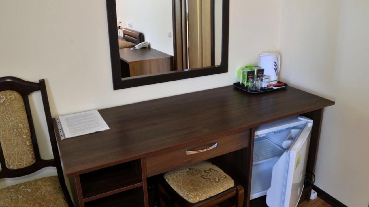 Hotel Sem Uglov Tyraspol Zewnętrze zdjęcie