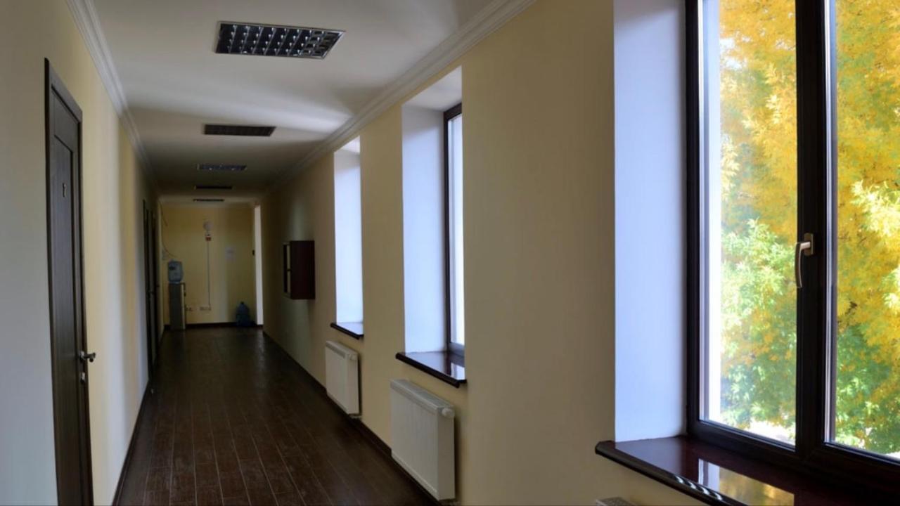 Hotel Sem Uglov Tyraspol Zewnętrze zdjęcie